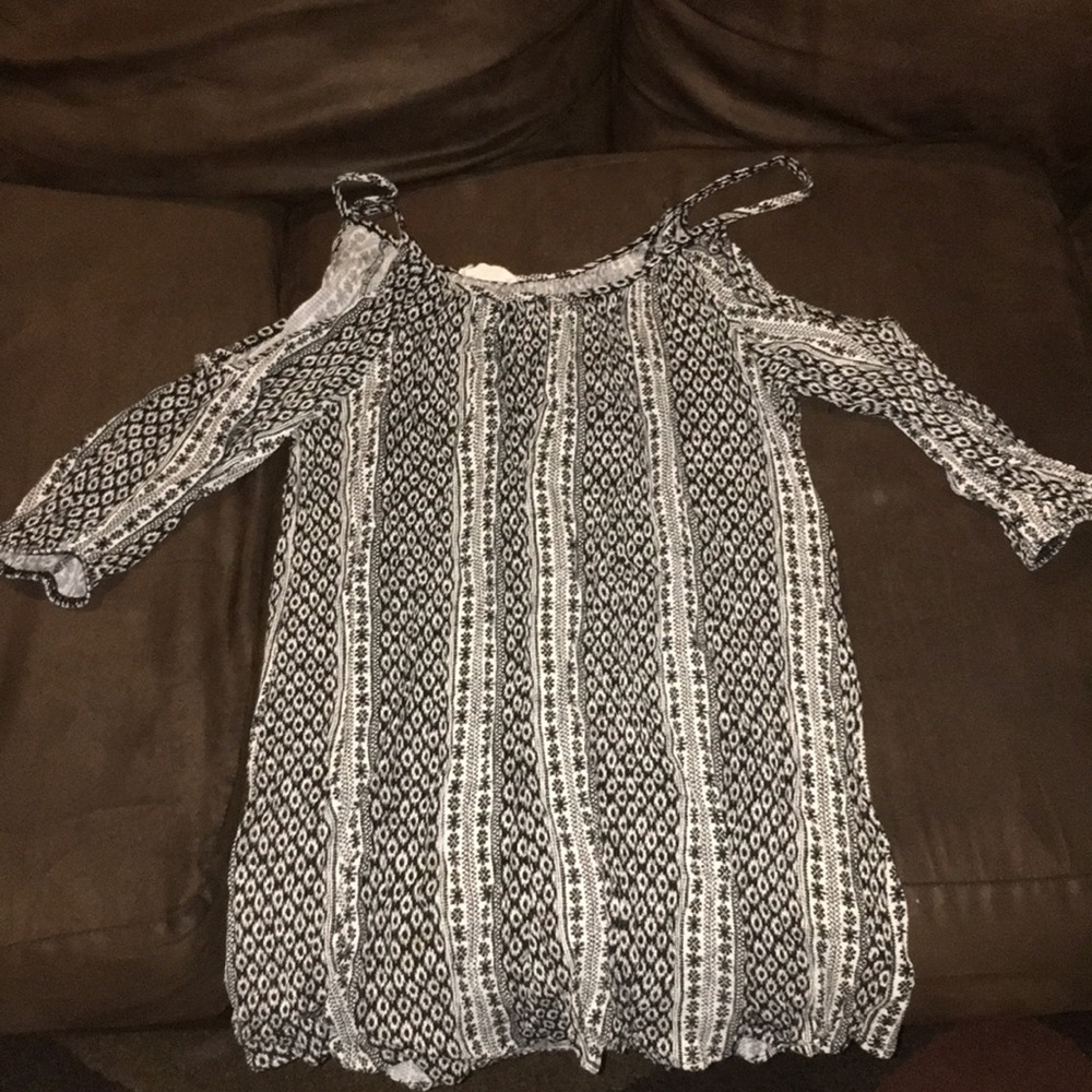 Medium length spaghetti/short sleeve top